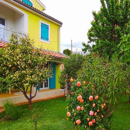 Apartman Mendula Premantura Exterior photo