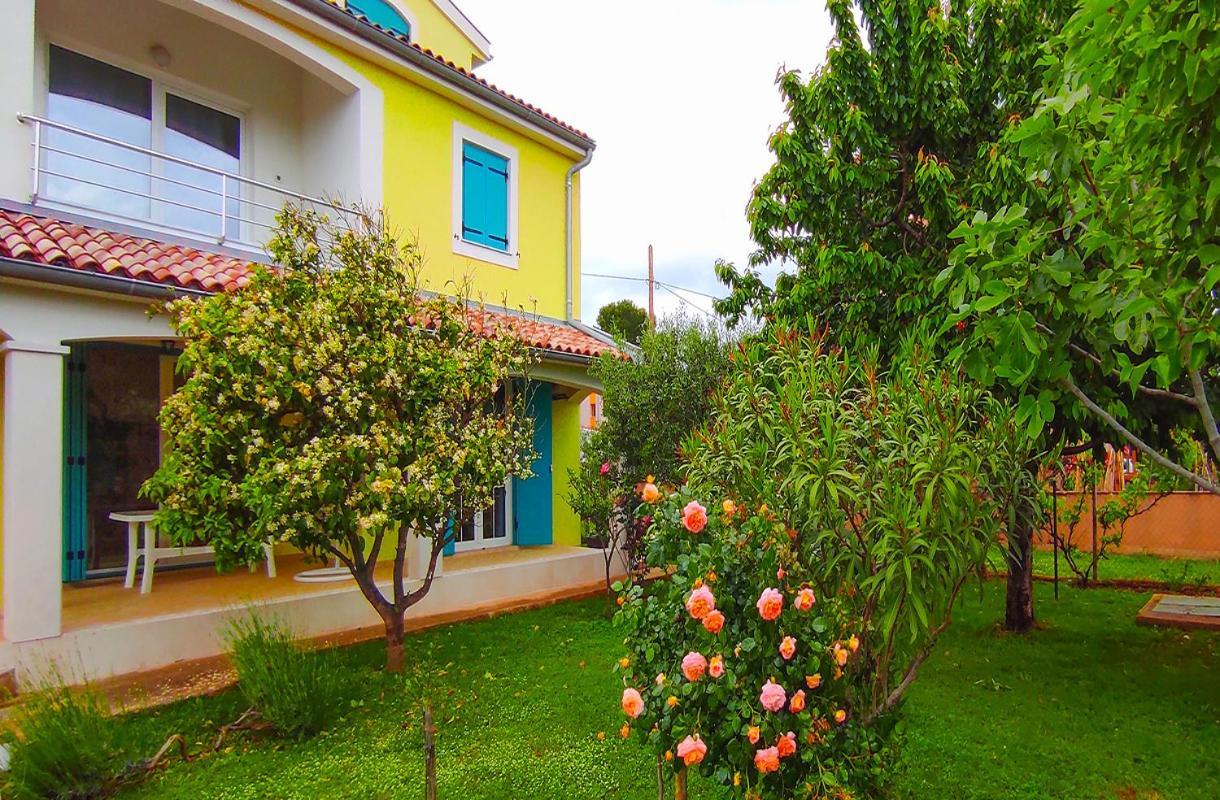 Apartman Mendula Premantura Exterior photo