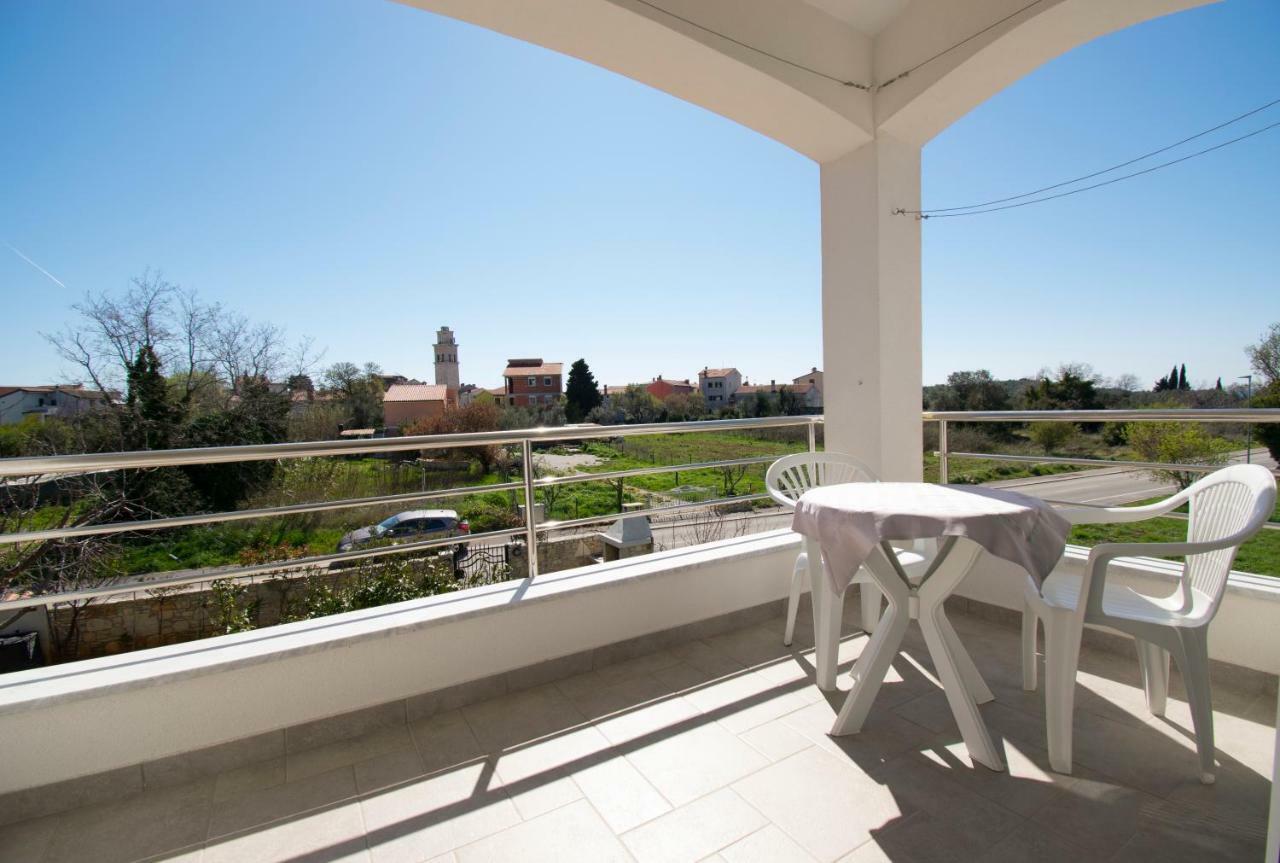 Apartman Mendula Premantura Exterior photo